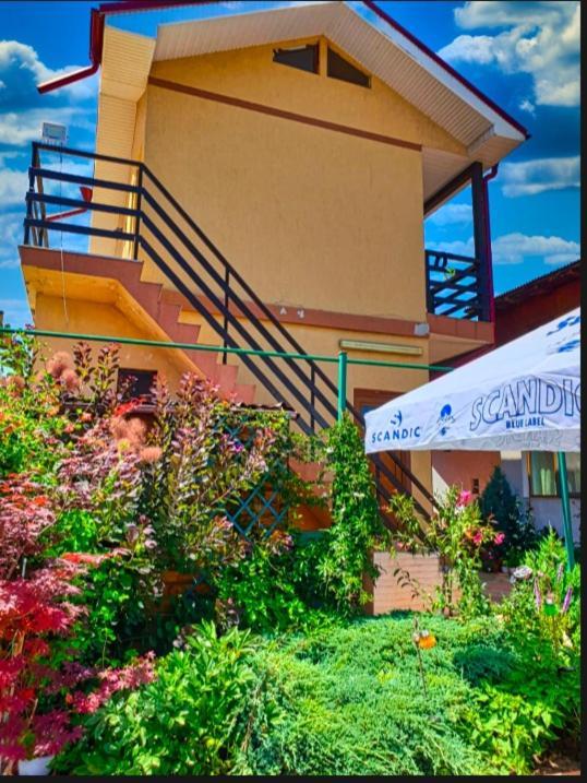 Casa Mary Hotel Костинещи Екстериор снимка