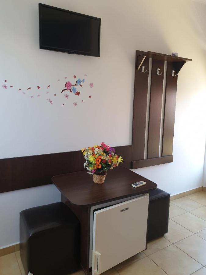 Casa Mary Hotel Костинещи Екстериор снимка