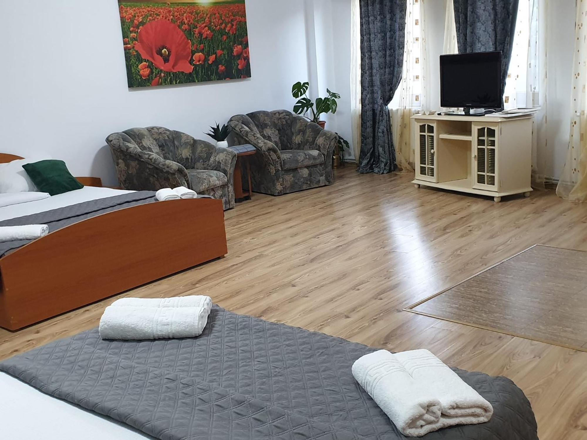 Casa Mary Hotel Костинещи Екстериор снимка