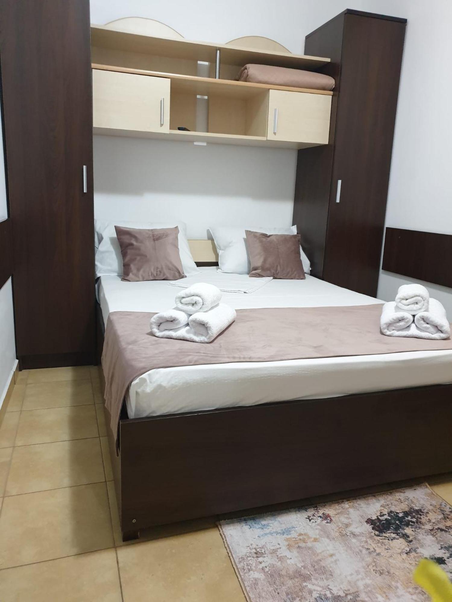 Casa Mary Hotel Костинещи Екстериор снимка