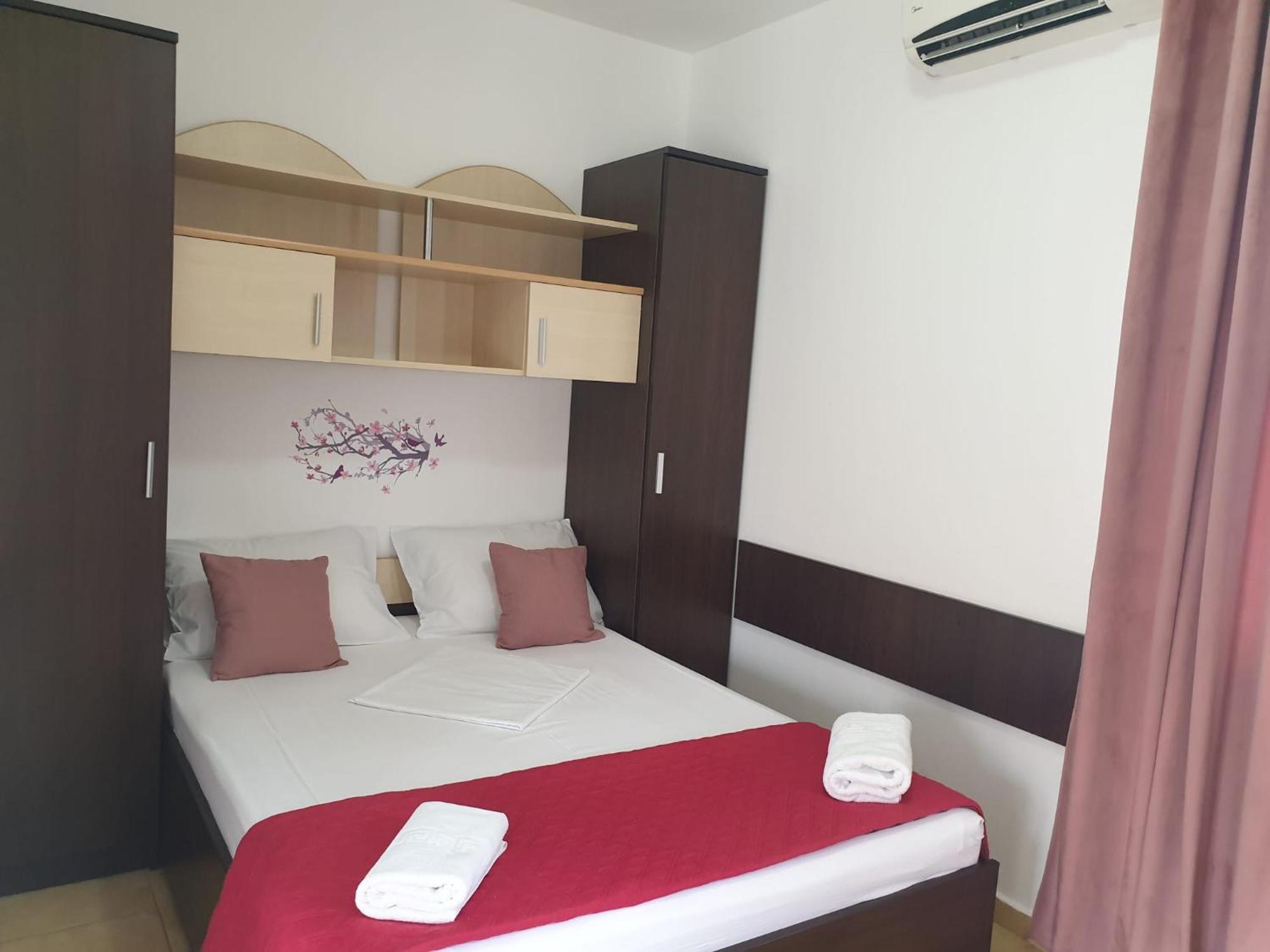 Casa Mary Hotel Костинещи Екстериор снимка