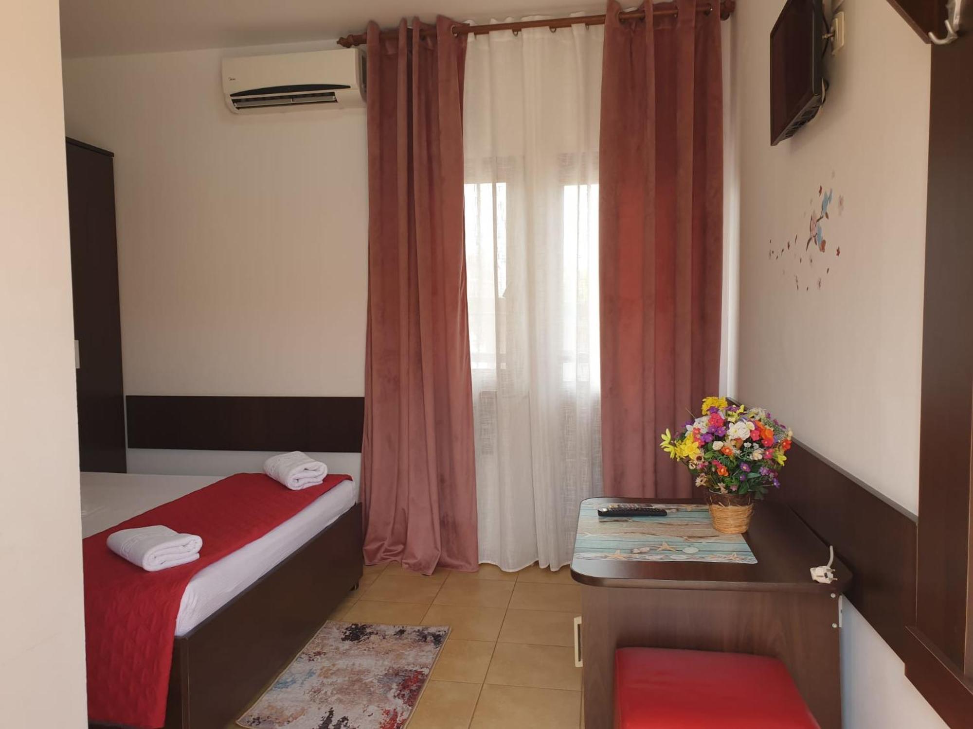 Casa Mary Hotel Костинещи Екстериор снимка
