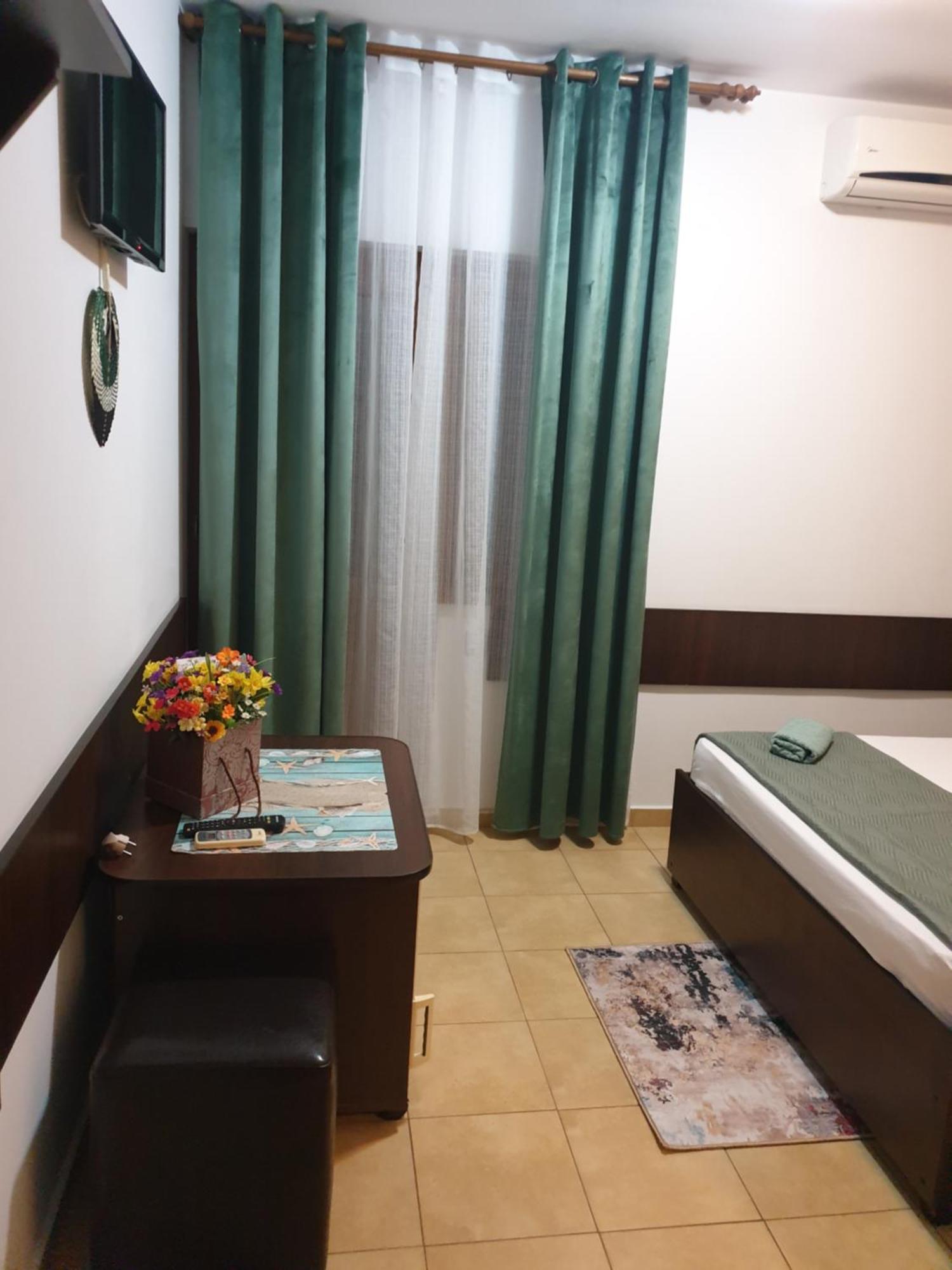 Casa Mary Hotel Костинещи Екстериор снимка