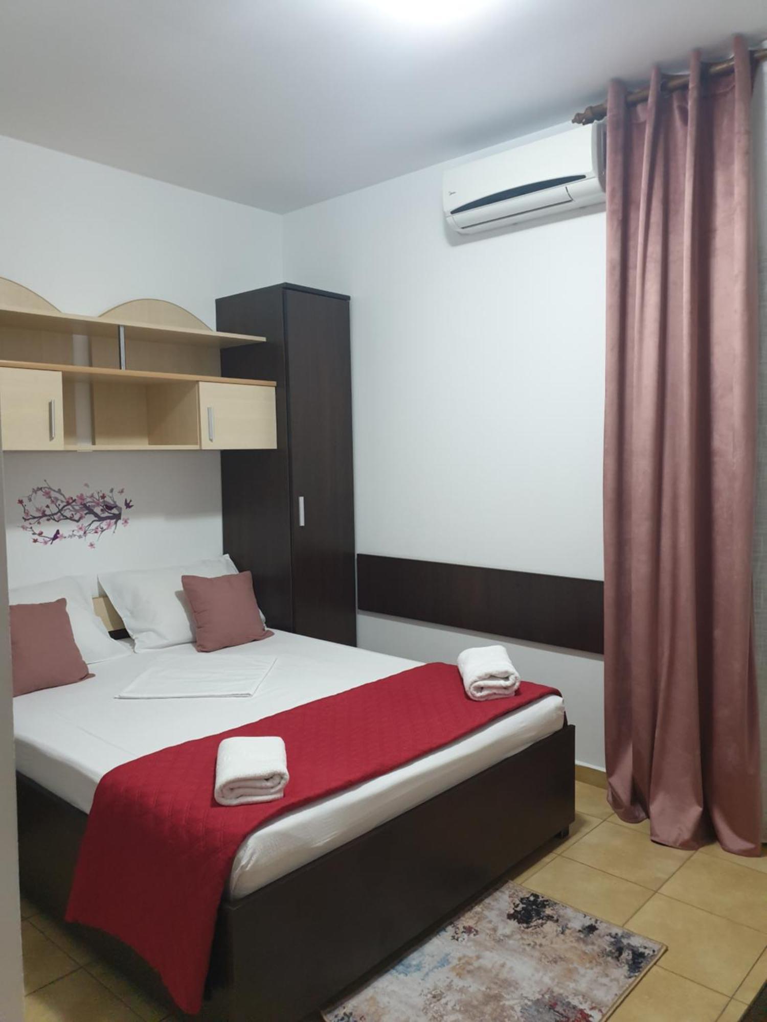 Casa Mary Hotel Костинещи Екстериор снимка